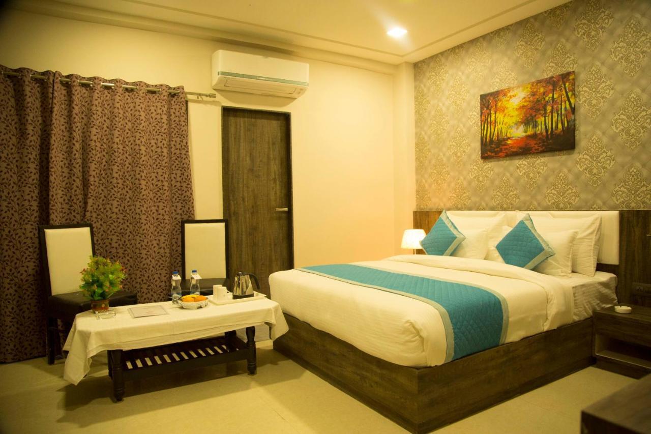 Hotel The Mewar Dabok Ngoại thất bức ảnh