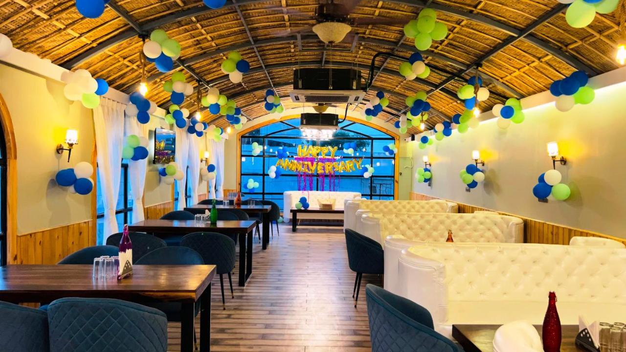 Hotel The Mewar Dabok Ngoại thất bức ảnh